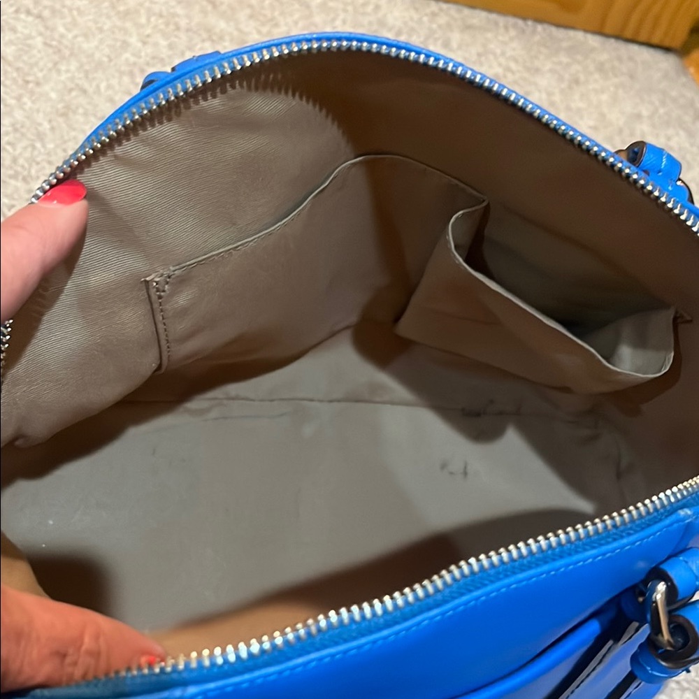 Beautiful Coach Blue Leather Handbag - Picture 8 of 11